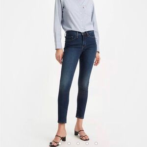 Levis NWT 311 SHAPING SKINNY WOMEN'S JEANS SARK WASH Size 29